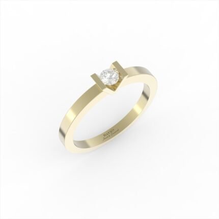 Gouden verlovingsring met diamant in moderne zetting.