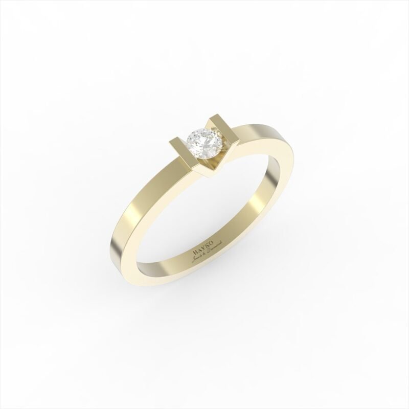 Gouden verlovingsring met diamant in moderne zetting.