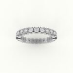 Witgouden ring rondom gezet met brilliant geslepen diamanten.