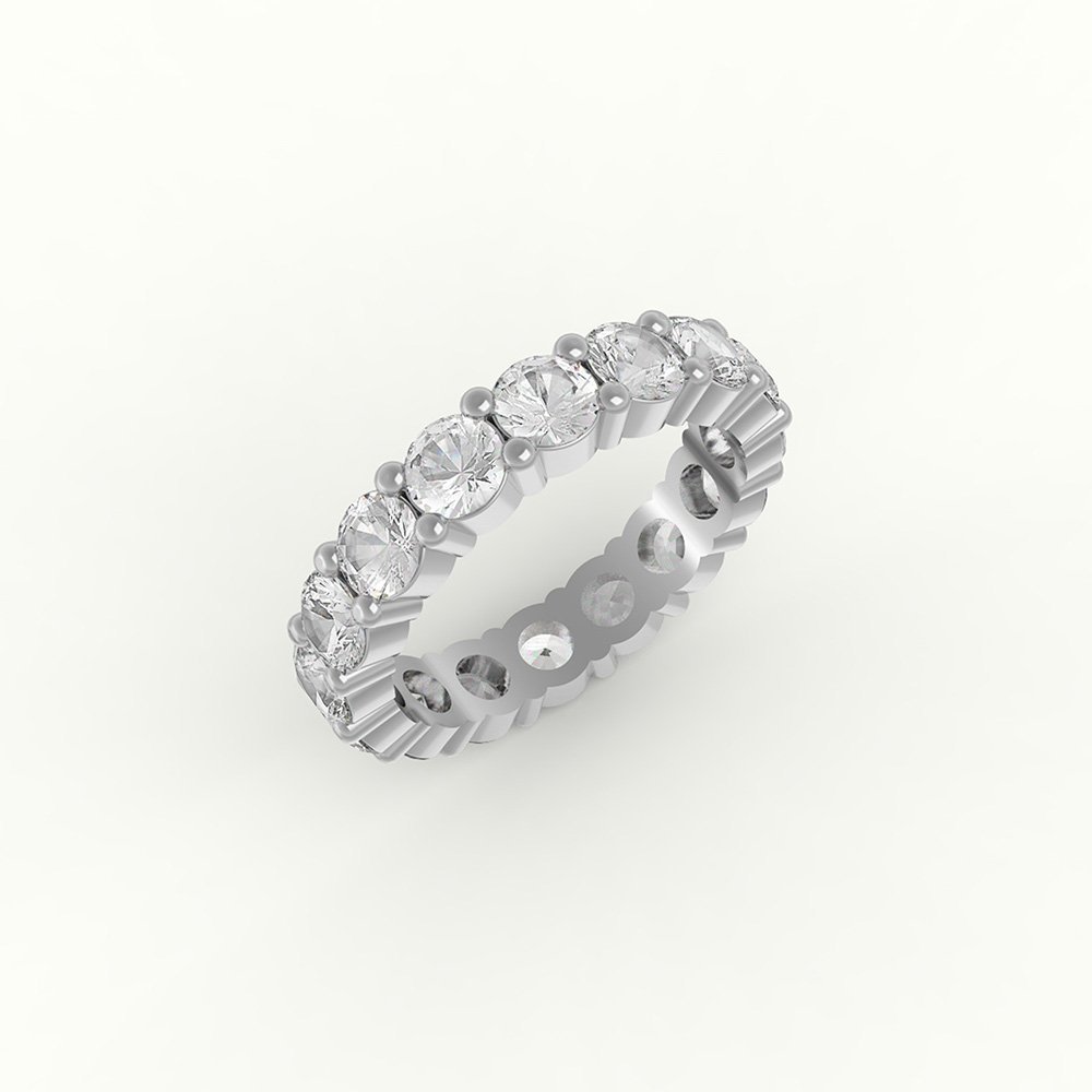 6a-shurj-qarerov-002-d.jpg Witgouden ring rondom gezet met brilliant geslepen diamanten.