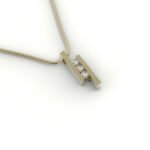 Gouden hanger gezet met drie diamanten.