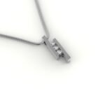 Witgouden hanger gezet met drie diamanten.